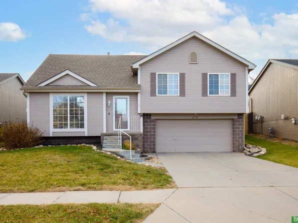 18701 S St, Omaha, NE 68135