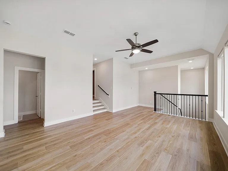 5802 Emerald Ranch Ln — Photo 32