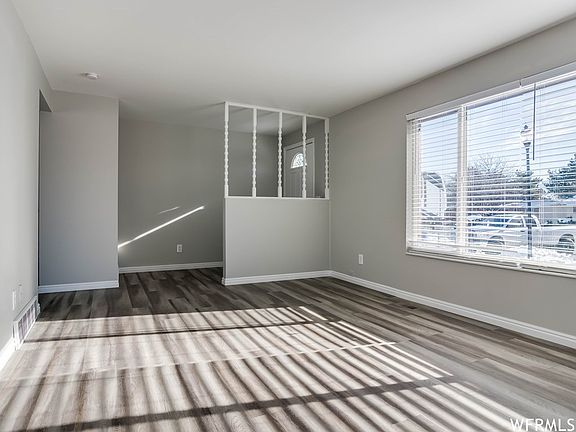 4th image of 3812 W Fairmount Cir