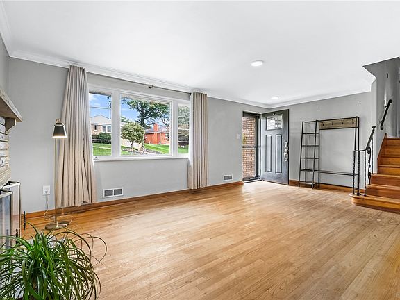 4th image of 457 Orchard Spring Rd