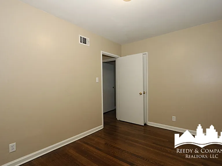 1380 Rolling Hills Dr — Photo 9