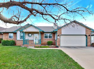 710 E Lakewood Ct, Augusta, KS 67010