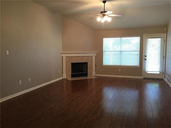 3rd image of 1019 Saint Helena Dr