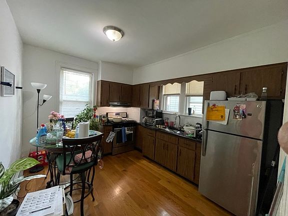 5th image of 349 Ege Ave #1