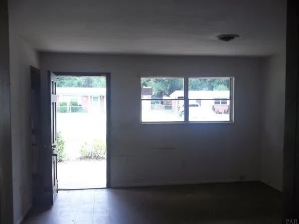 6019 Judy Dr, Milton, FL 32570