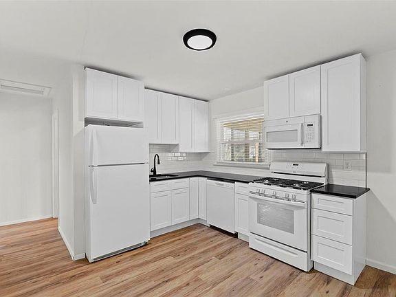 2nd image of 1463 Fairmeadows Ln