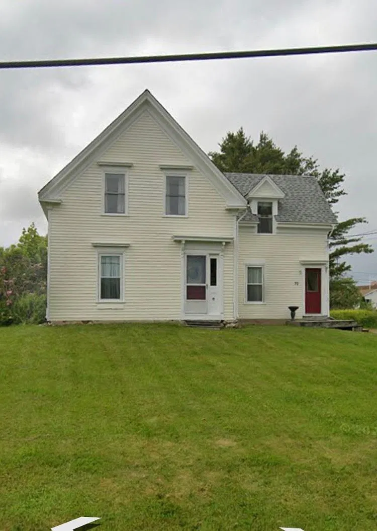 70 Waldo Ave — Photo 2