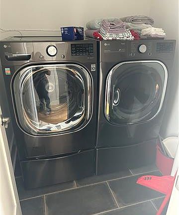 3rd image of 5611 Baccich St
