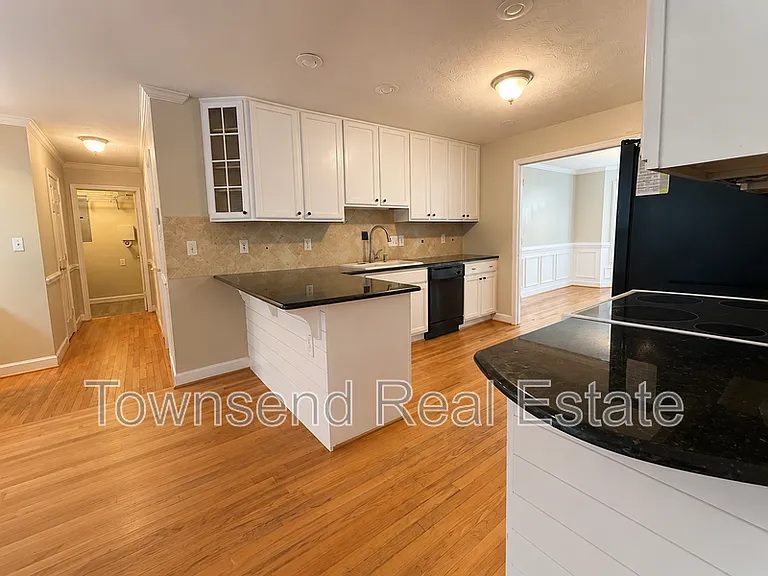 2937 Delaware Dr — Photo 13