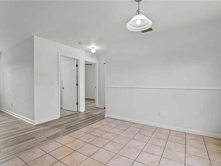 612 Santa Barbara Blvd — Photo 10