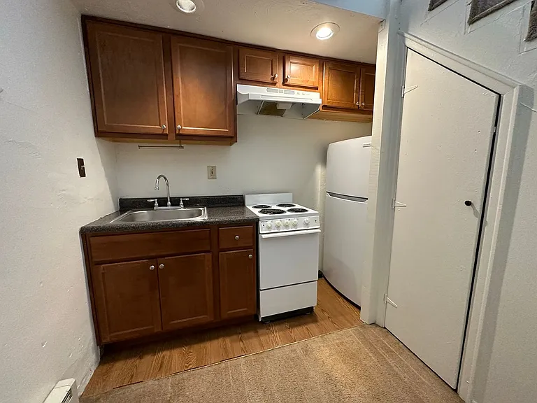 366 S Negley Ave — Photo 1