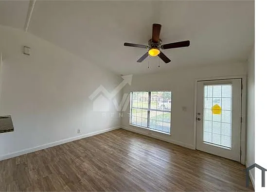 4 bed, 1362 sqft, $2,000 — Photo 3