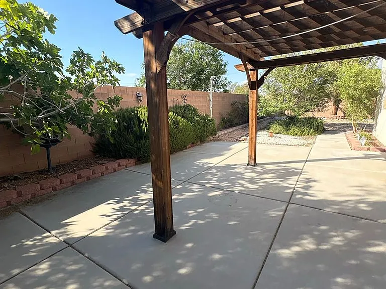 2760 Saigon Dr — Photo 1