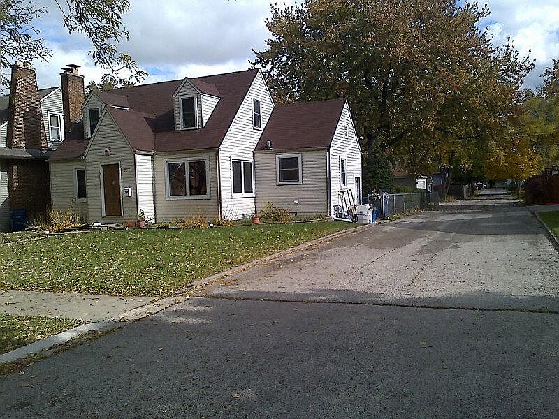 2nd image of 239 S Addison St