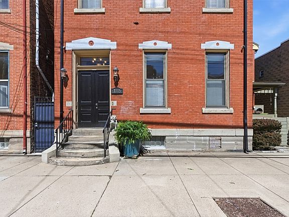 2nd image of 2315 Sarah St