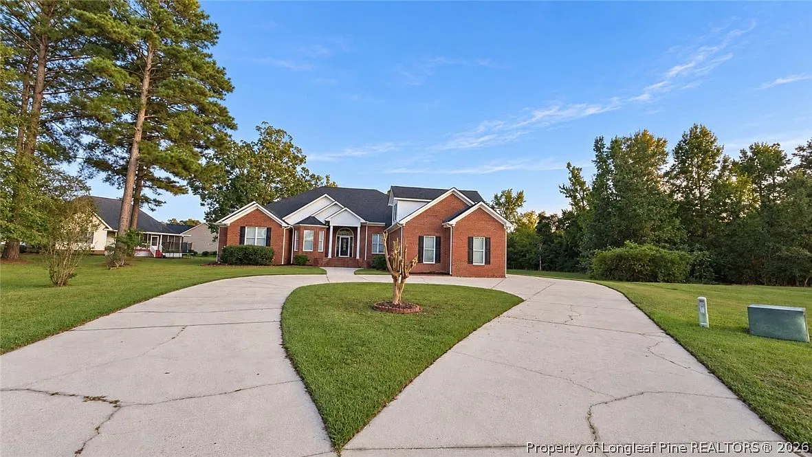 5 bed, 4.5 bath, 2912 sqft, $2,800 — Photo 2