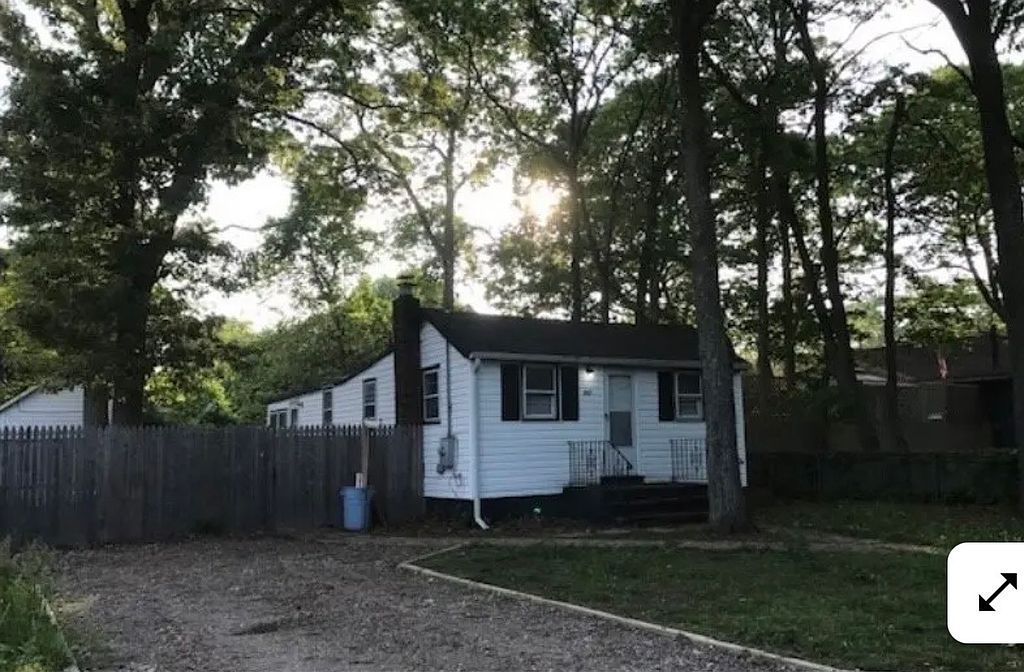 212 Monroe Dr - Property Image