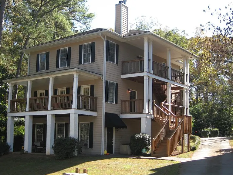 629 Timm Valley Rd NE — Photo 1