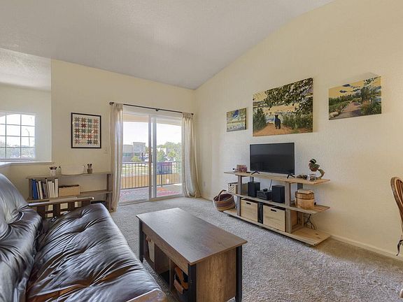 3rd image of 1703 Whitehall Dr #7i