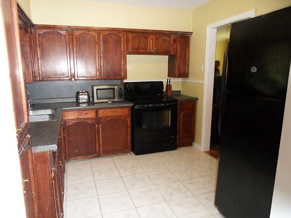 4th image of 229 Overhill Dr