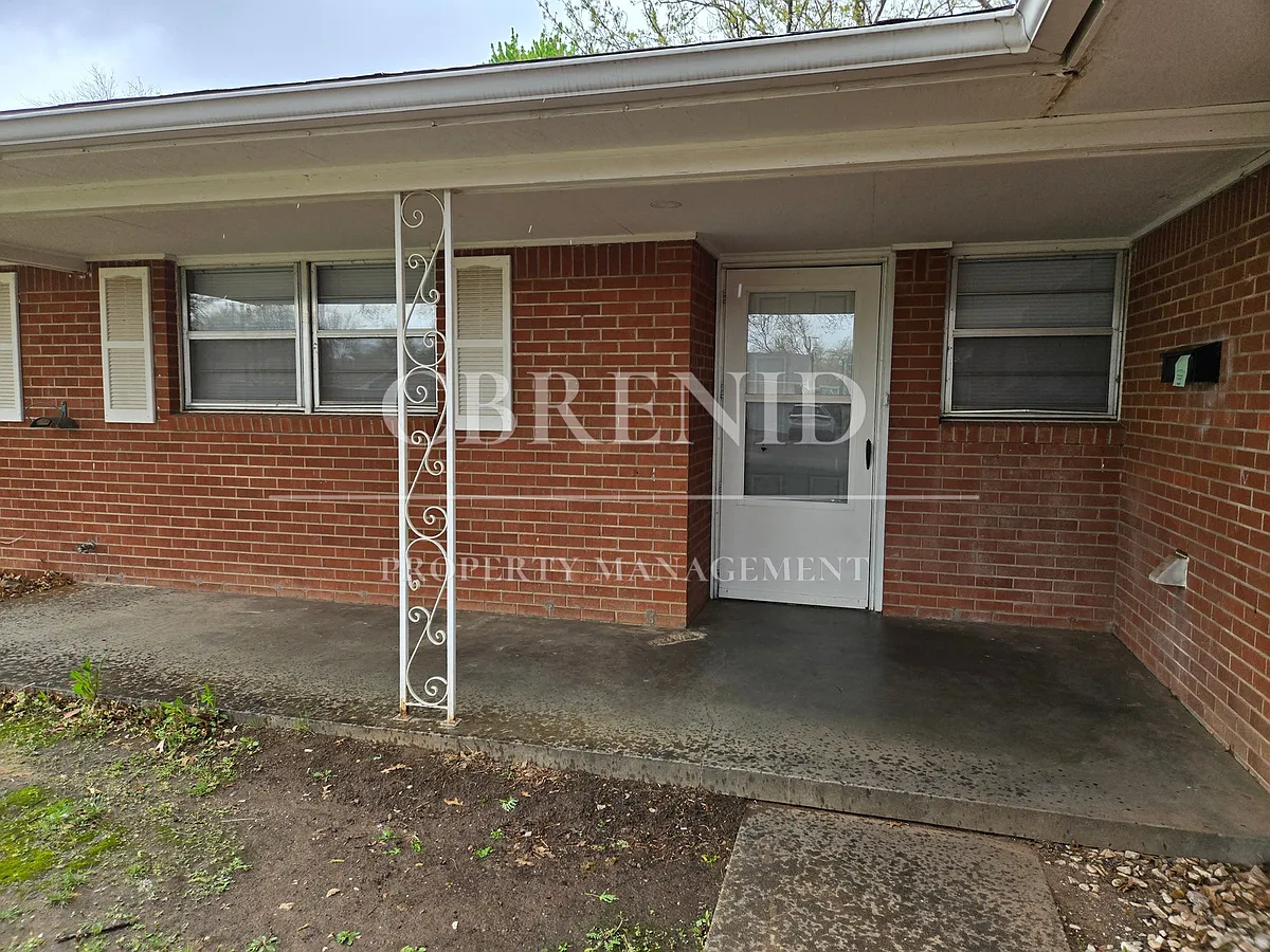 Building Photo - 1710 S Johnson St