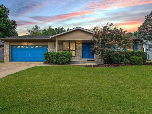 2430 Golden Gate Dr, Imperial, MO 63052