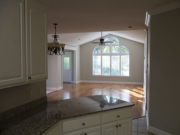 4th image of 1482 Saint Thomas Cir