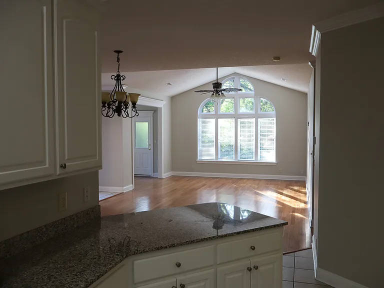1482 Saint Thomas Cir — Photo 4