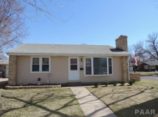 1008 S 17th St, Pekin, IL 61554