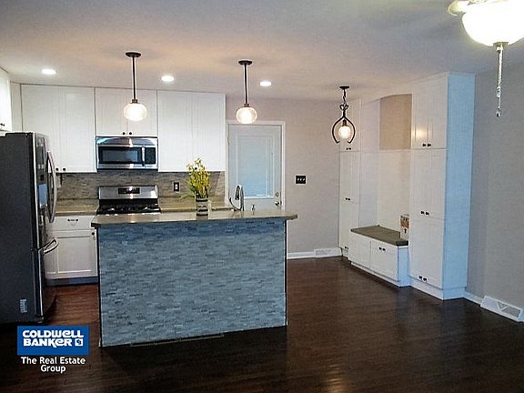 3rd image of 114 Ponderosa Dr