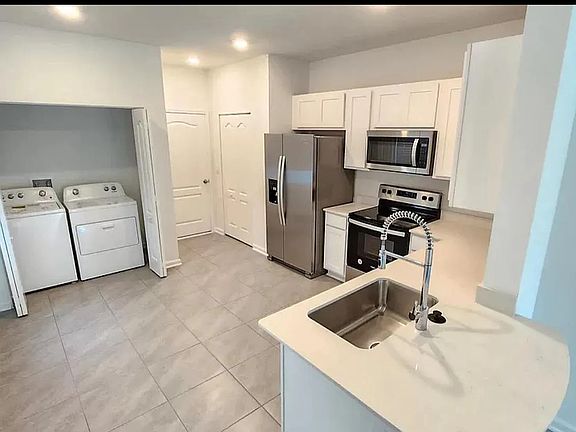 3rd image of 68 Sunnyvale St