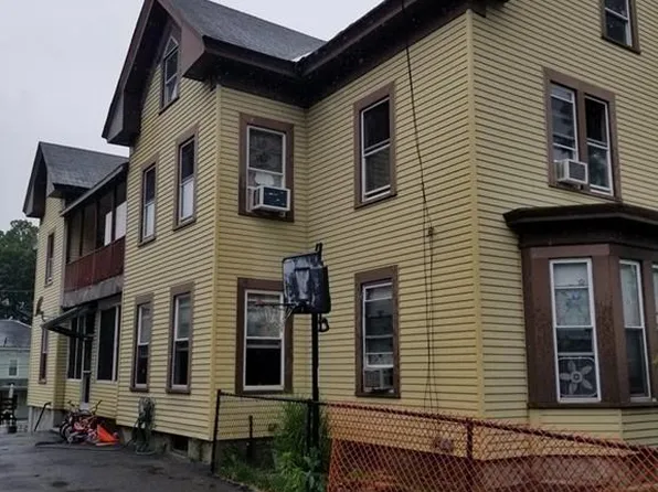 376 High St, Clinton, MA 01510
