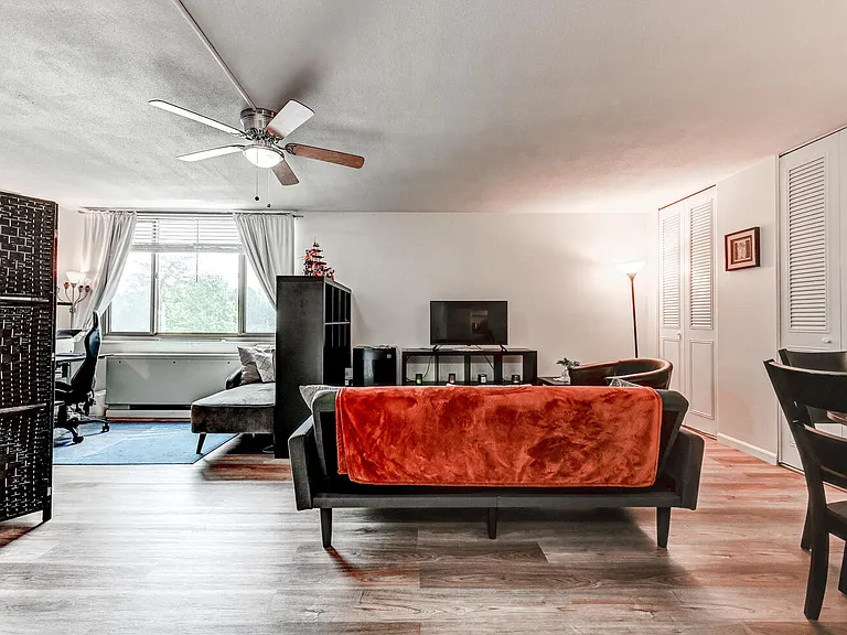 1 E University Pkwy #307 — Photo 20