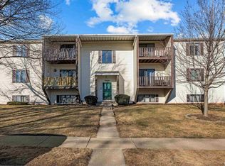 760 E Iowa St APT 2D, Eldridge, IA 52748