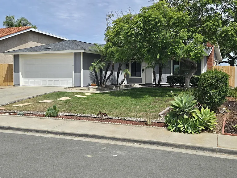 1736 Caliban Dr — Photo 2