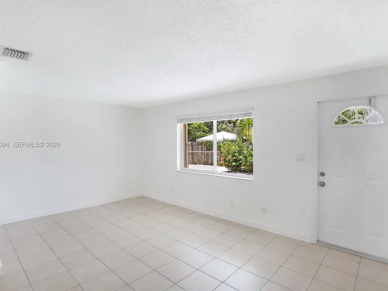 1522 SW 30th St #1 — Photo 6