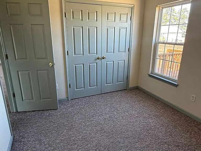 105 Taylors Ct — Photo 9