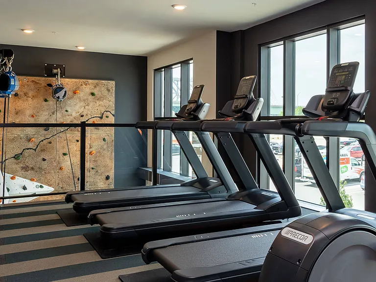 24/7 Fitness Center