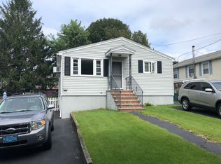 15 James St, Peabody, MA 01960