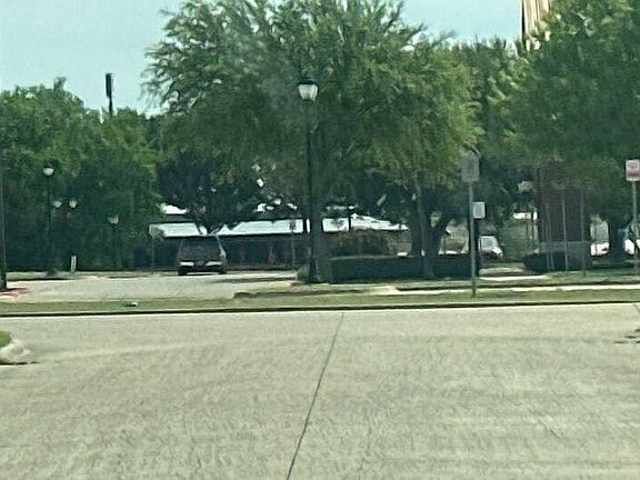 5th image of 302 Kaylee Way