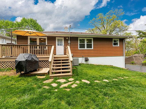 3rd image of 120 Rose Oneill Dr