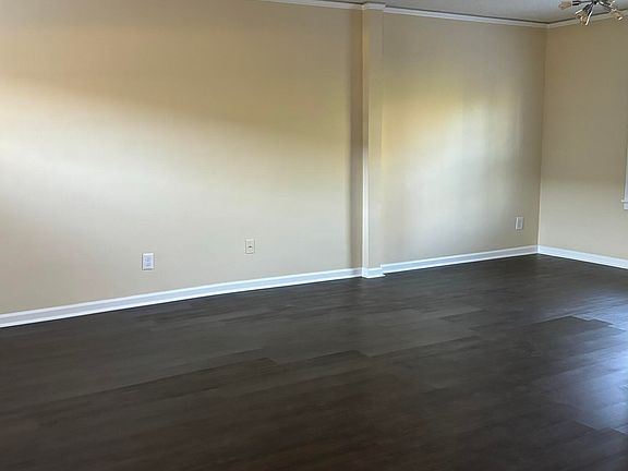 3rd image of 801 Monte Sano Avenue Apt D3