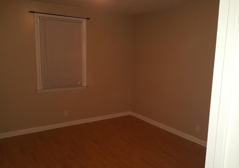 1st image of 202 Maple Dr APT A