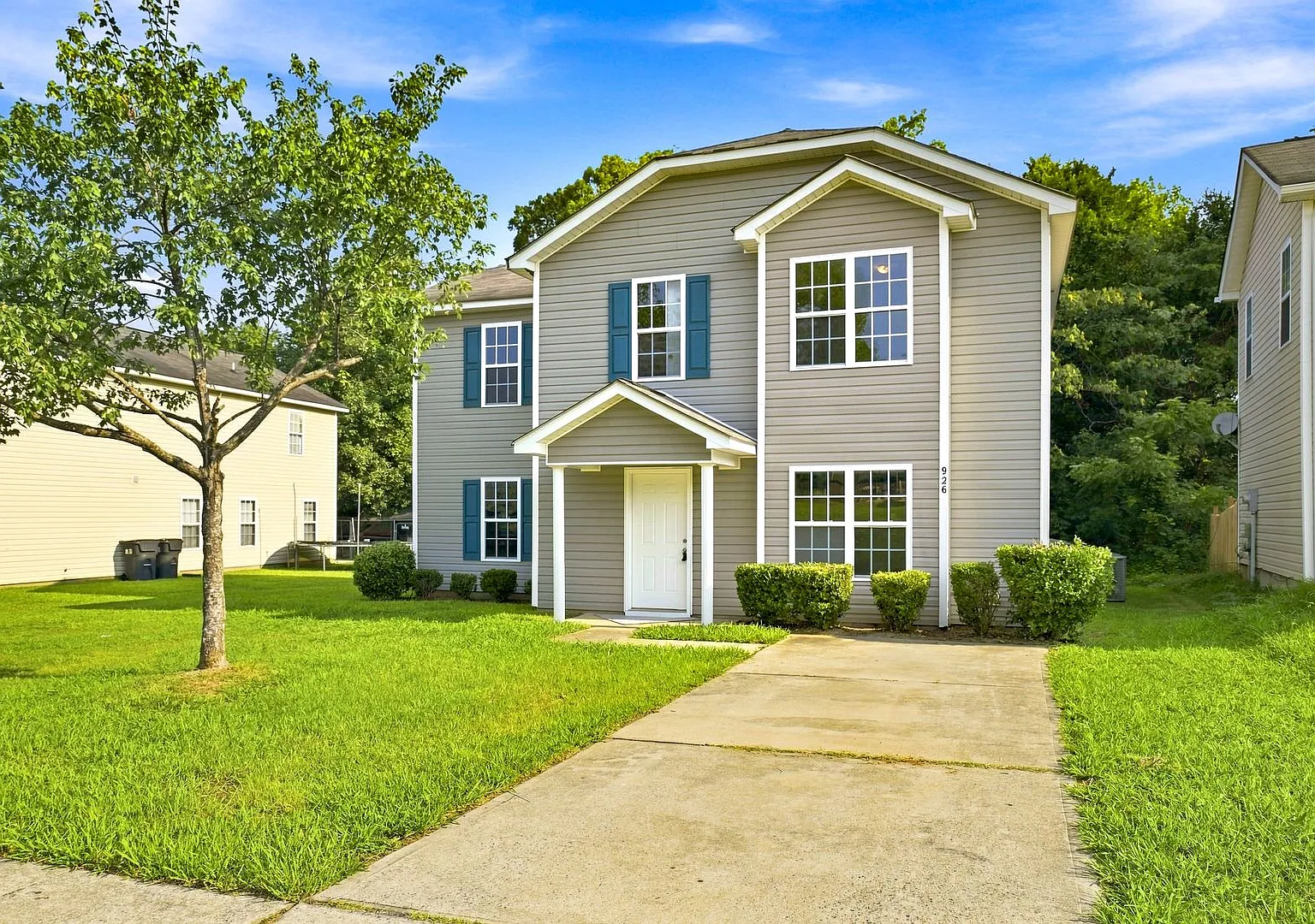 Spacious Living in Coulwood East — Photo 2