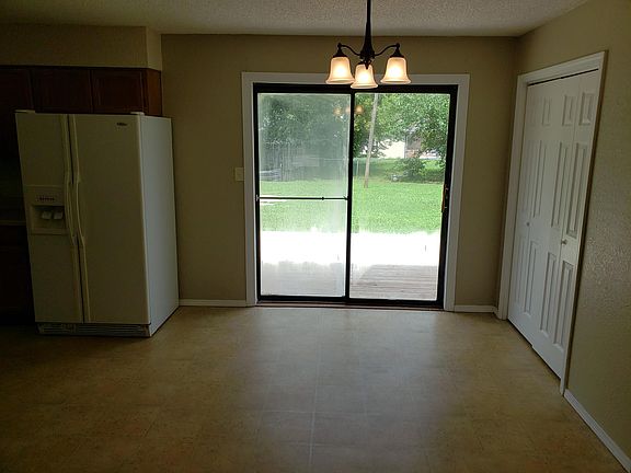 4th image of 449 E Glenpool Blvd S