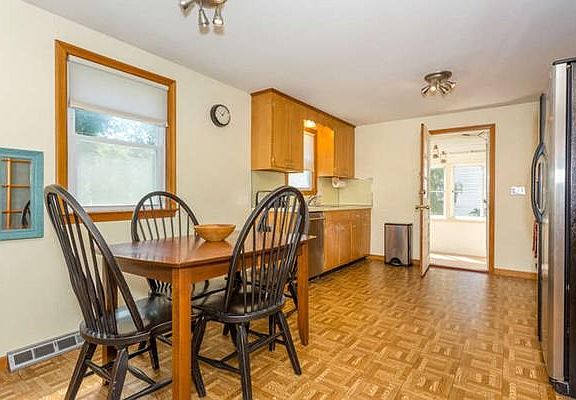 4th image of 93 Kotlik St