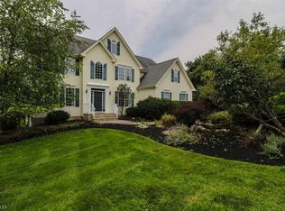 3 Fox Chase Turn, Pittstown, NJ 08867
