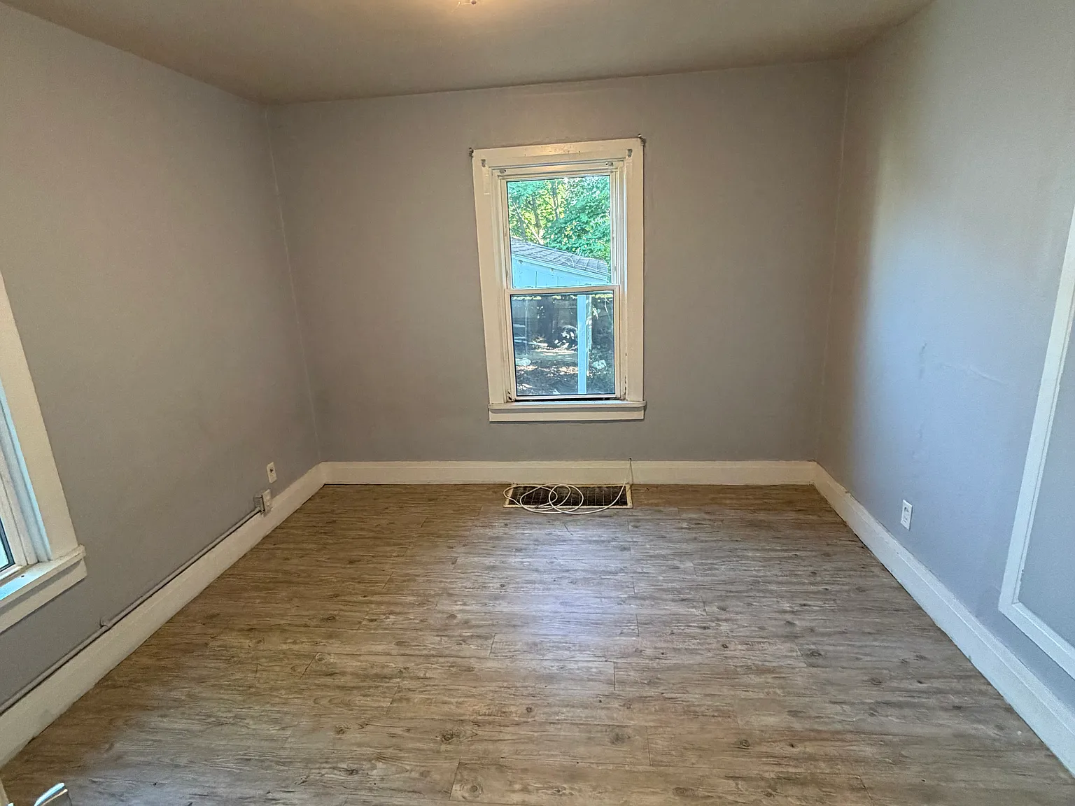 2 bed, 1092 sqft, $1,300 — Photo 4