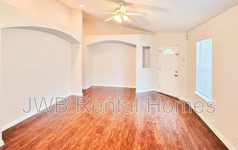 6609 Miriam St — Photo 6