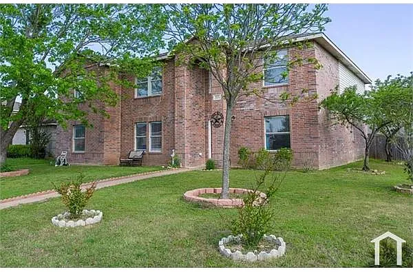 Building Photo - 655 Pondview Dr